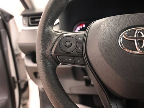 Used 2024 Toyota RAV4 XLE FWD image 21
