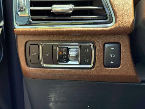 Used 2024 Lincoln Navigator Reserve AWD/4WD image 20