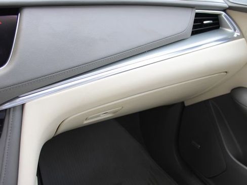 Used 2019 Cadillac XT5 Luxury image 21