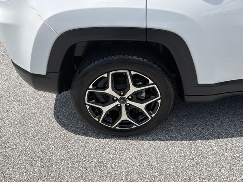Used 2025 Jeep Compass Limited AWD/4WD image 21