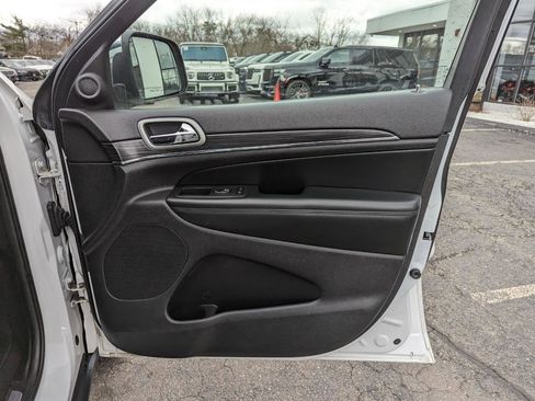 Used 2019 Jeep Grand Cherokee Limited image 28