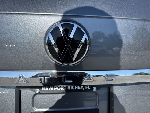 Used 2023 Volkswagen Atlas SE w/ Panoramic Sunroof Package FWD image 19