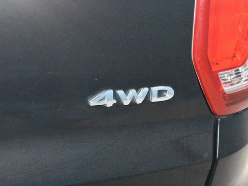 Used 2016 Ford Explorer Limited image 32