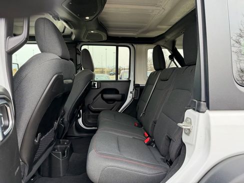 Used 2024 Jeep Wrangler Unlimited Rubicon image 11