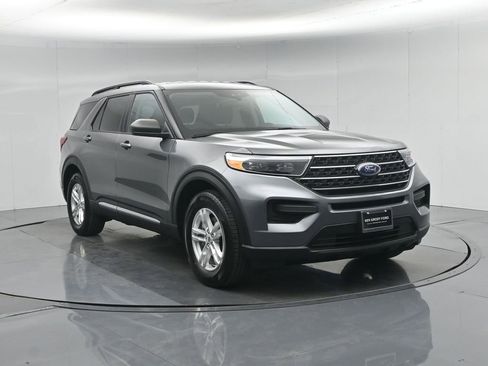 Certified 2023 Ford Explorer XLT RWD image 59