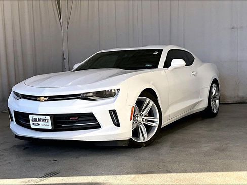 Used 2018 Chevrolet Camaro LT w/ RS Package image 2