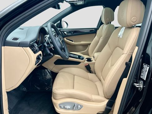 Used 2026 Porsche Macan AWD/4WD image 5