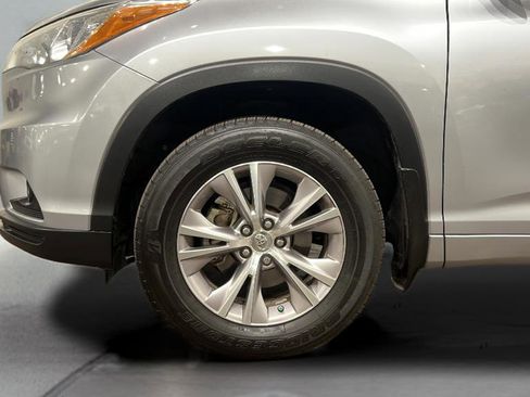 Used 2015 Toyota Highlander XLE image 36
