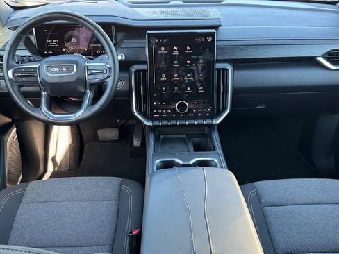 Used 2025 GMC Acadia Elevation image 12