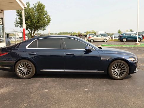 Used 2020 Genesis G90 3.3T Premium RWD image 4