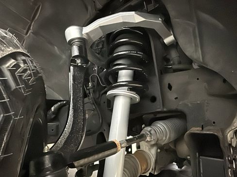 Used 2023 GMC Sierra 1500 SLT image 17