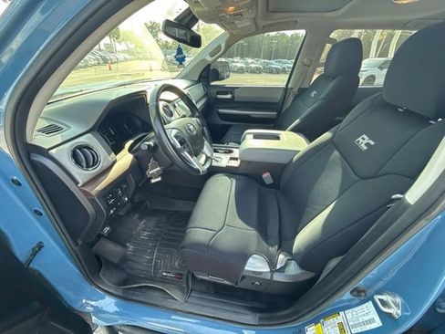 Used 2021 Toyota Tundra Limited w/ Limited Premium Package AWD/4WD image 2