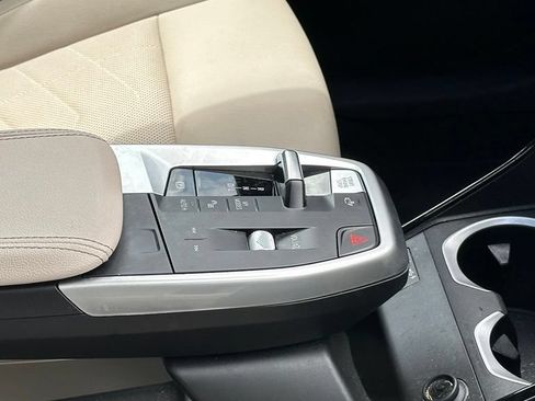 Used 2023 BMW X1 xDrive28i w/ Premium Package AWD/4WD image 6