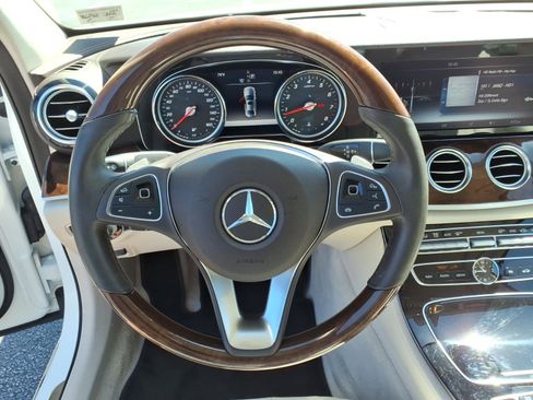 Used 2017 Mercedes-Benz E 300 image 26