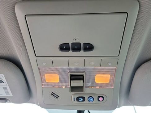 Used 2014 Chevrolet Captiva Sport LT w/ Convenience Package image 28