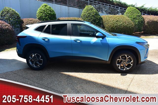 Used 2025 Chevrolet Trax LT w/ Driver Confidence Package FWD image 13