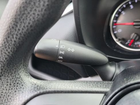 Used 2022 Toyota RAV4 LE FWD image 33