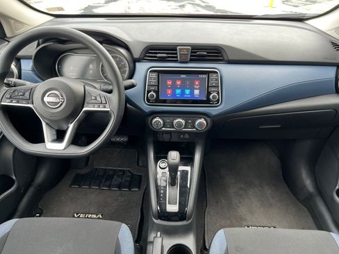 Used 2025 Nissan Versa SV FWD image 28