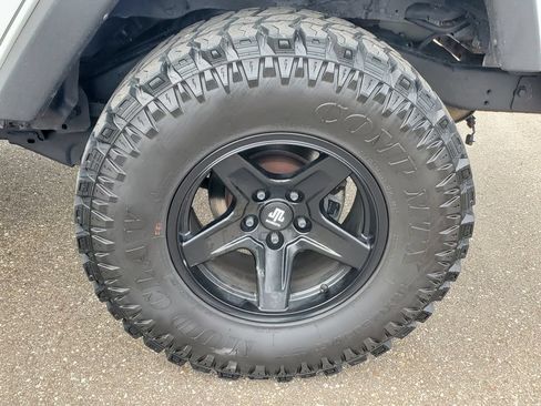 Used 2015 Jeep Wrangler Unlimited Sahara w/ Dual Top Group AWD/4WD image 8