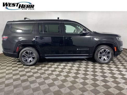 Used 2023 Jeep Wagoneer 4WD w/ Premium Group I image 21