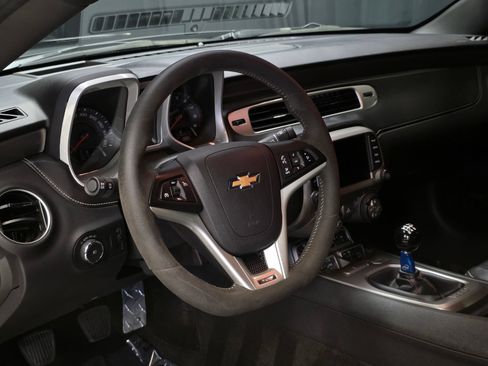 Used 2015 Chevrolet Camaro SS w/ SS Performance Package RWD image 22