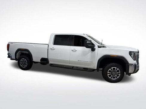 Used 2024 GMC Sierra 3500 SLE image 2