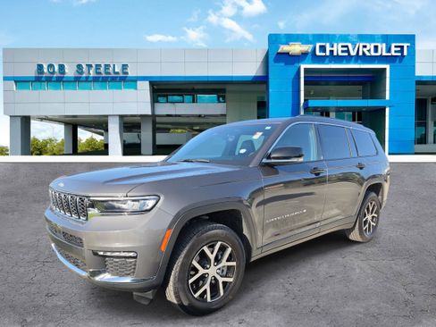 Used 2025 Jeep Grand Cherokee L Limited w/ Trailer Tow Package AWD/4WD image 3