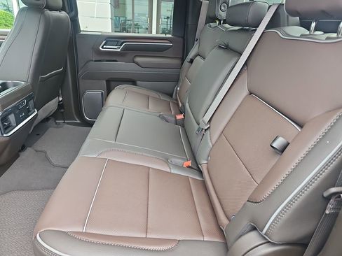 New 2026 GMC Sierra 2500 Denali w/ Denali Reserve Package AWD/4WD image 26