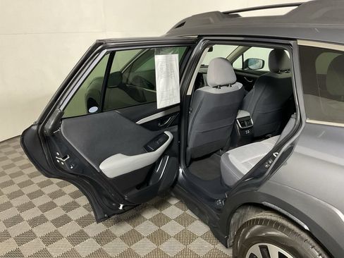 Used 2023 Subaru Outback Premium AWD/4WD image 31