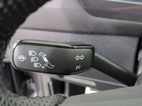 Certified 2022 Volkswagen Tiguan SE R-Line image 27