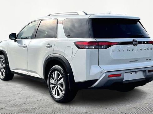 Used 2023 Nissan Pathfinder SL image 4