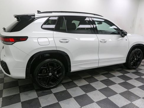 New 2026 Volkswagen Tiguan SE R-Line AWD/4WD image 9