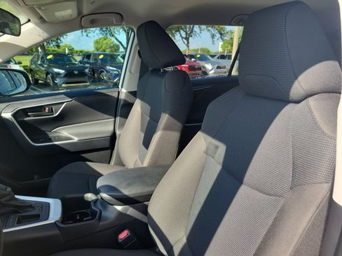 Certified 2025 Toyota RAV4 LE FWD image 21