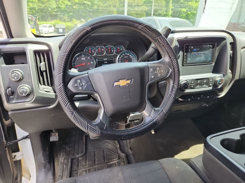 Used 2015 Chevrolet Silverado 1500 LT AWD/4WD image 12