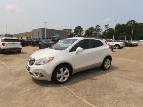 Used 2015 Buick Encore Convenience FWD image 2