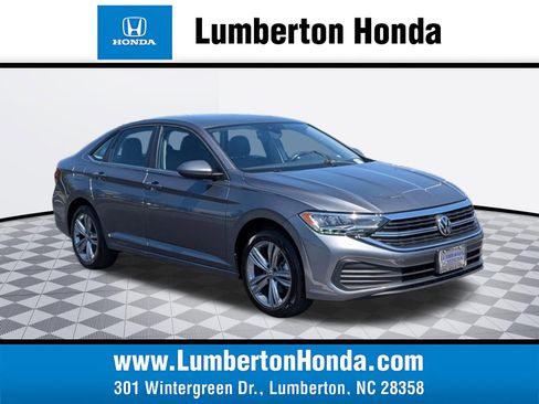 Used 2024 Volkswagen Jetta SE FWD image 1