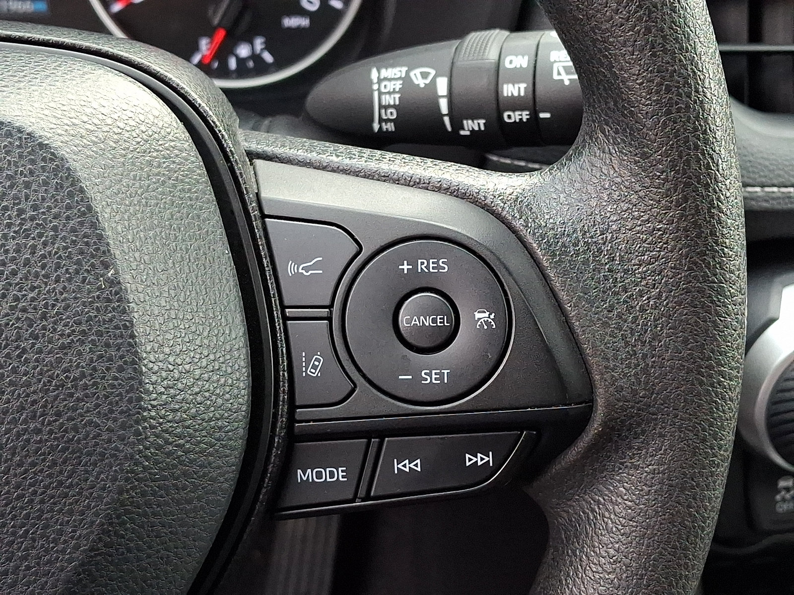 Used 2022 Toyota RAV4 XLE w/ Convenience Package AWD/4WD image 24