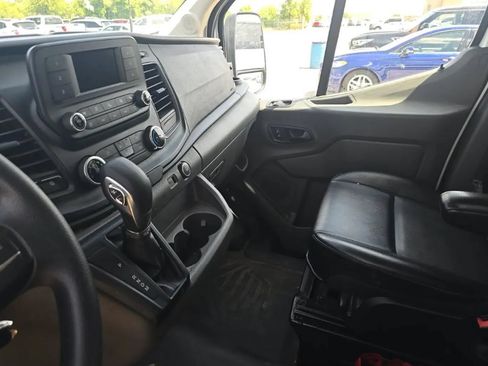 Used 2020 Ford Transit 150 XL RWD image 11