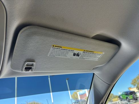 Used 2016 Chevrolet Colorado LT image 36