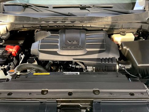 Used 2021 Nissan Titan SV w/ SV Convenience Package image 31