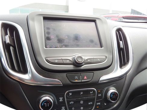 Used 2023 Chevrolet Equinox LT w/ Driver Convenience Package image 12