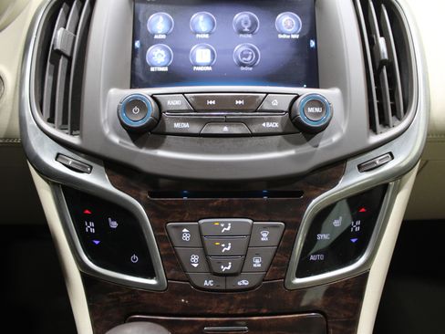 Used 2014 Buick LaCrosse Leather w/ Driver Confidence Package image 16