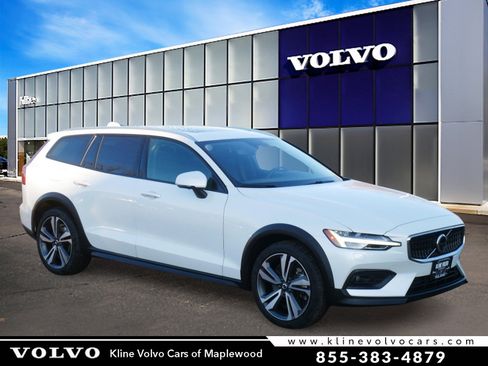 Used 2024 Volvo V60 B5 Cross Country Plus w/ Protection Package Premier image 1
