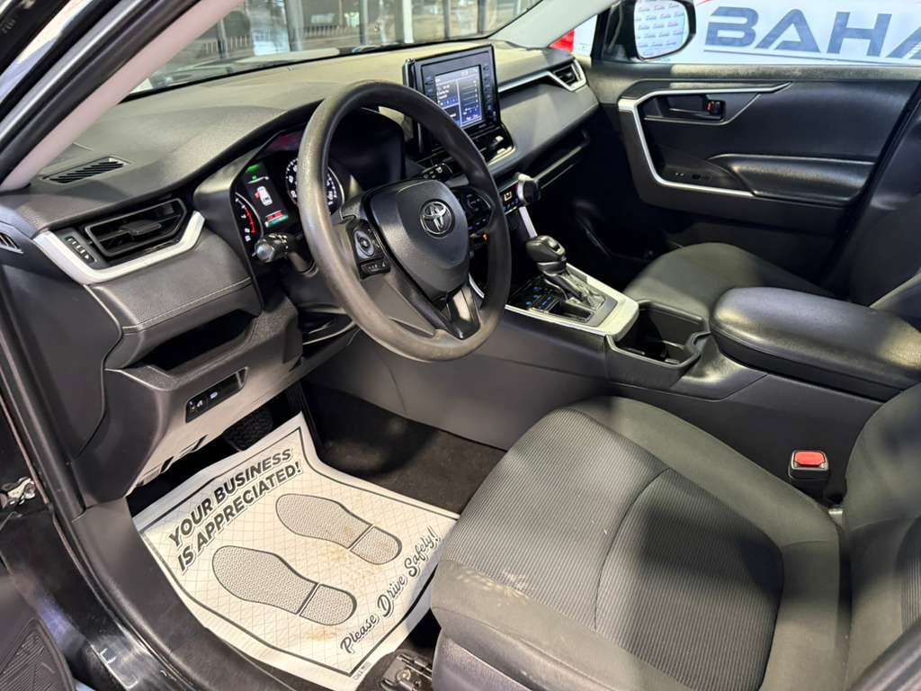 Used 2022 Toyota RAV4 LE FWD image 30