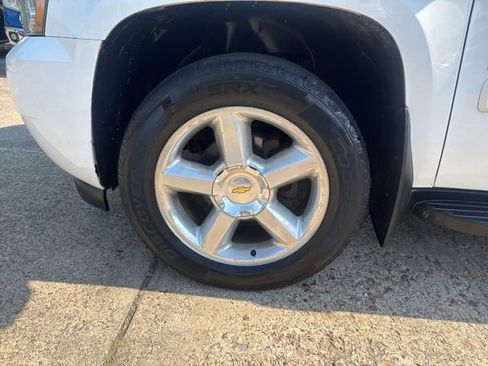 Used 2008 Chevrolet Suburban LTZ w/ LTZ Preferred Equipment Group AWD/4WD image 19