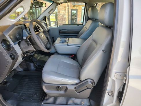 Used 2011 Ford F250 XL w/ Skid Plate Pkg AWD/4WD image 14