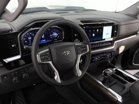 New 2026 Chevrolet Silverado 1500 LT Trail Boss w/ LT Trail Boss Premium Package AWD/4WD image 9