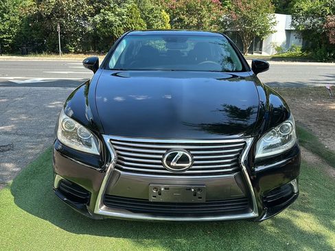 Used 2014 Lexus LS 460 AWD w/ Comfort Package image 2
