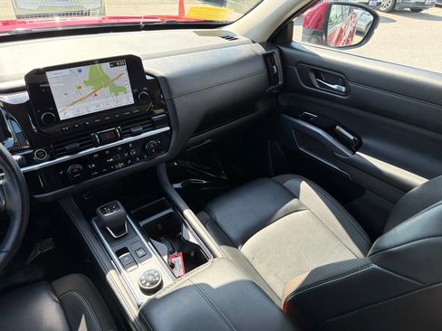 Used 2023 Nissan Pathfinder SL AWD/4WD image 22