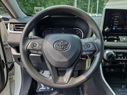 Used 2024 Toyota RAV4 LE AWD/4WD image 18